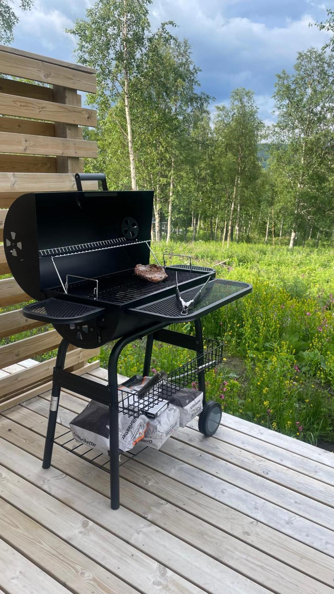 Apartamento Areskutans Laegenhet Med Laddning Foer Bil 22Kw Husa Exterior foto